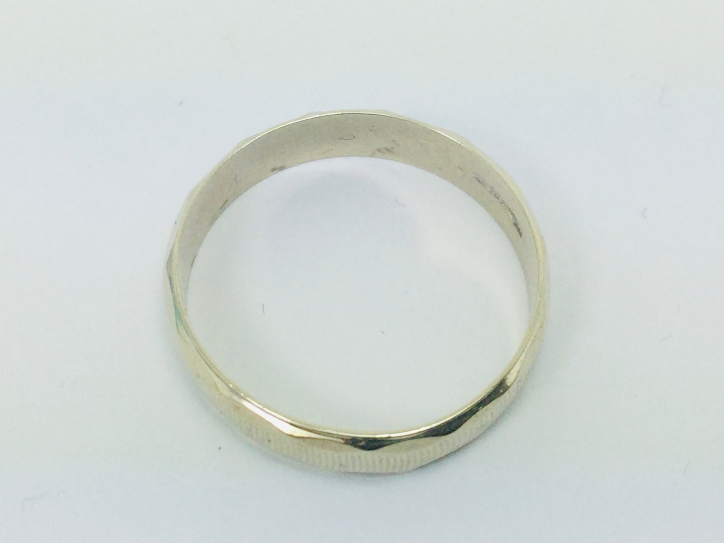 18k White Gold Pattern Band Ring
