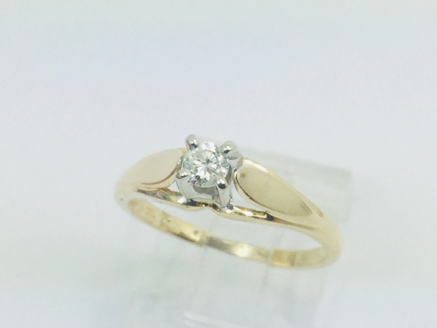 14k Yellow Gold Round Cut 0.15ct Diamond Solitaire Ring