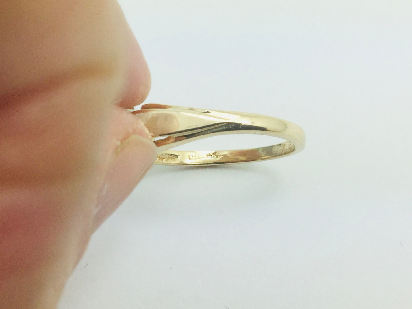 14k Yellow Gold Round Cut 0.15ct Diamond Solitaire Ring
