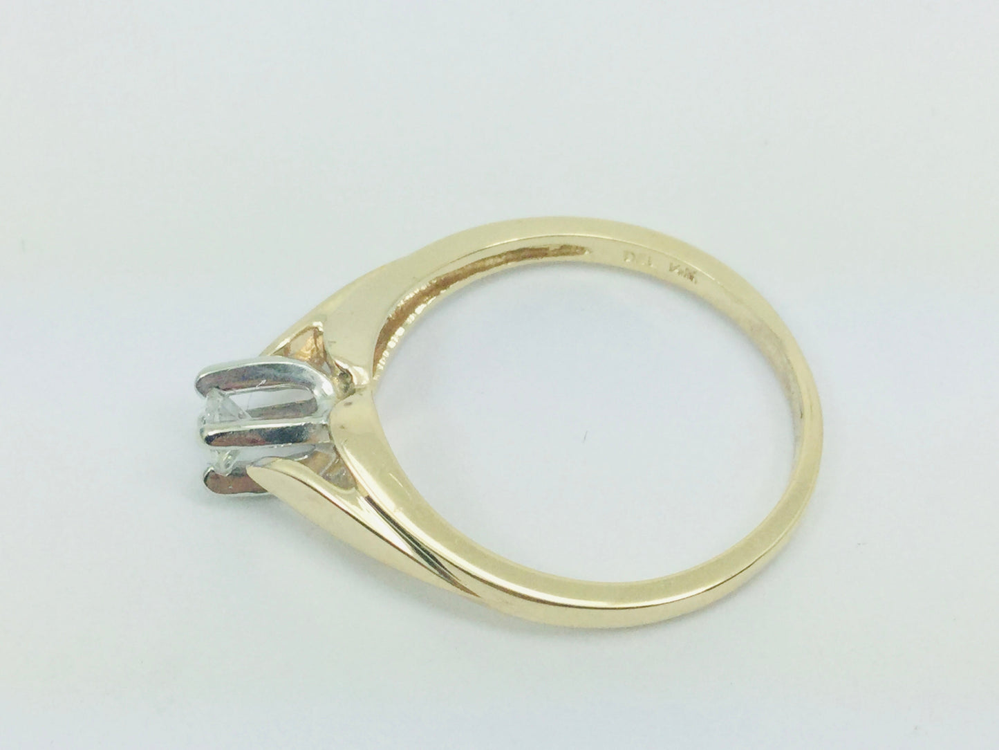 14k Yellow Gold Round Cut 0.15ct Diamond Solitaire Ring