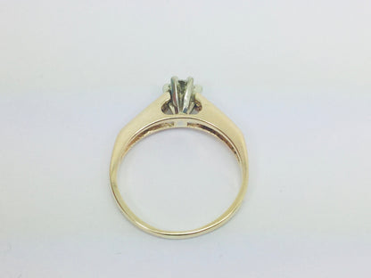14k Yellow Gold Round Cut 30pt Diamond Solitaire with Accents Ring
