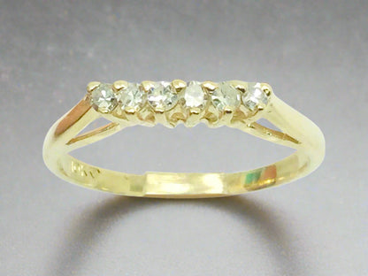 10k Yellow Gold Round Cut 0.20ct Row Set Diamond Ring