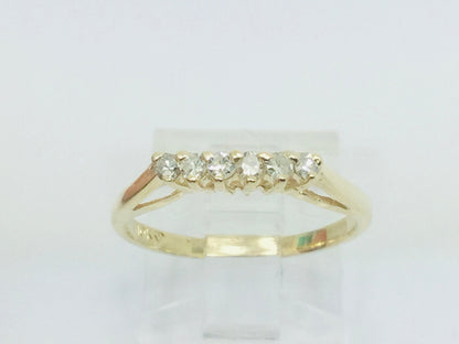 10k Yellow Gold Round Cut 0.20ct Row Set Diamond Ring
