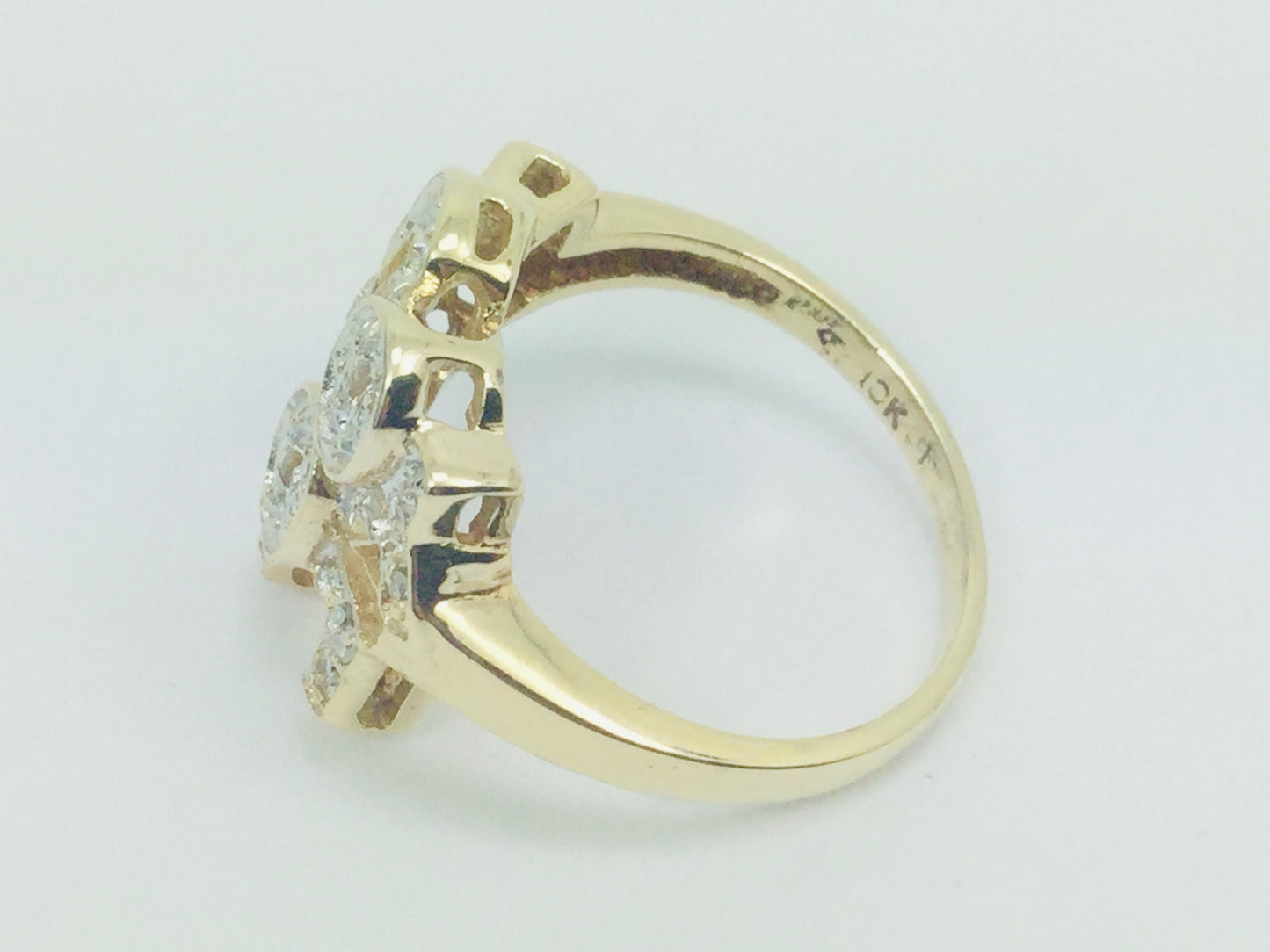 10k Yellow Gold Round Cut 15pt Diamond 'I Love You' Ring