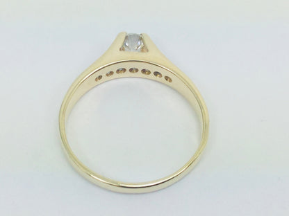 14k Yellow Gold Round Cut 0.25ct Diamond Solitaire with Accents Ring