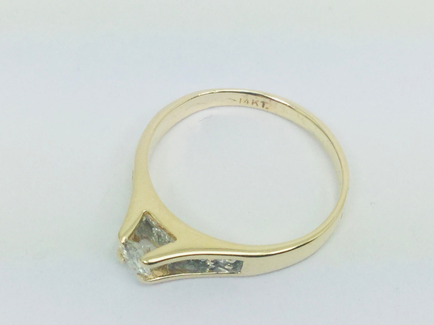 14k Yellow Gold Round Cut 0.25ct Diamond Solitaire with Accents Ring