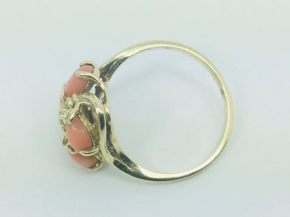 10k Yellow Gold Pear Cut Cabochon Coral Ring