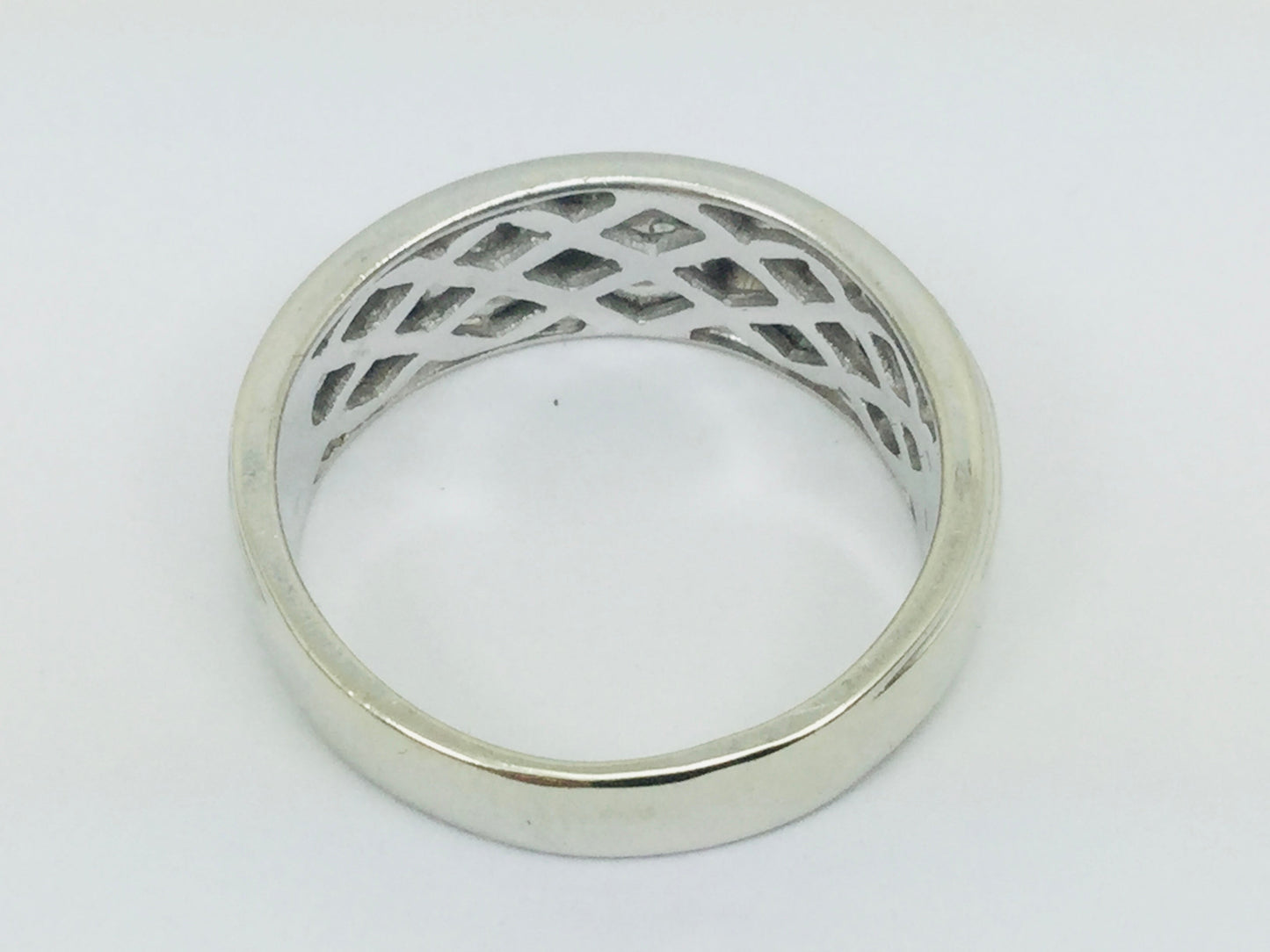 14k White Gold Round Cut 28pt Channel Set Diamond Band Ring