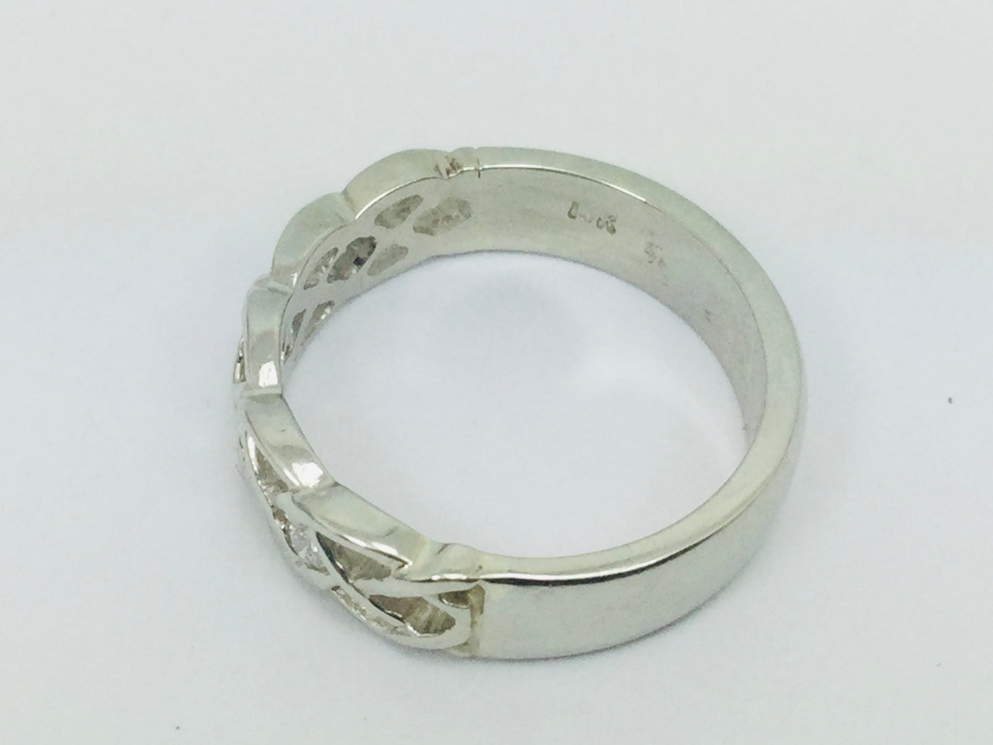 14k White Gold Round Cut 14pt Diamond Celtic Design Band Ring