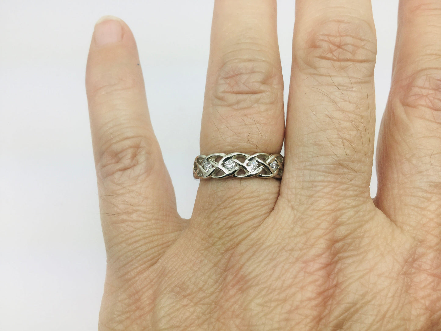 14k White Gold Round Cut 14pt Diamond Celtic Design Band Ring
