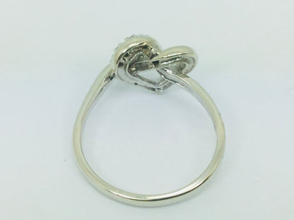 10k White Gold Round Cut 5pt Diamond Heart Ring