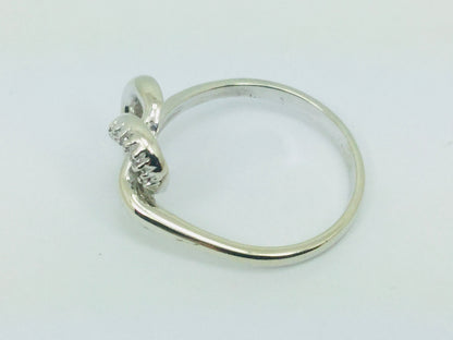 10k White Gold Round Cut 5pt Diamond Heart Ring