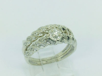 10k White Gold Round Cut 25pt Diamond Illusion Set Engagement Ring & Wedding Band Set