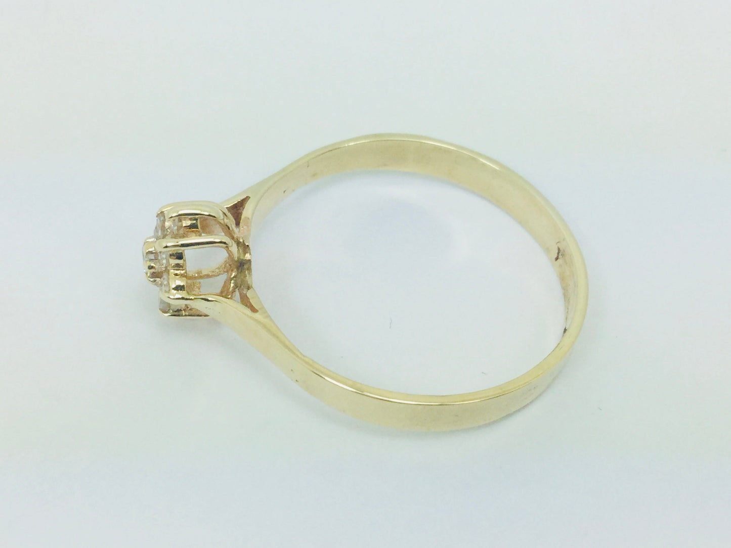 10k Yellow Gold Round Cut 0.25ct Diamond Cluster Ring