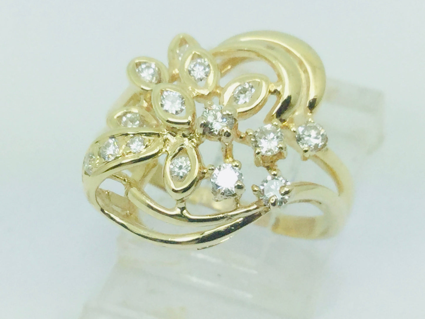 14k Yellow Gold Round Cut 35pt Diamond Cluster Ring