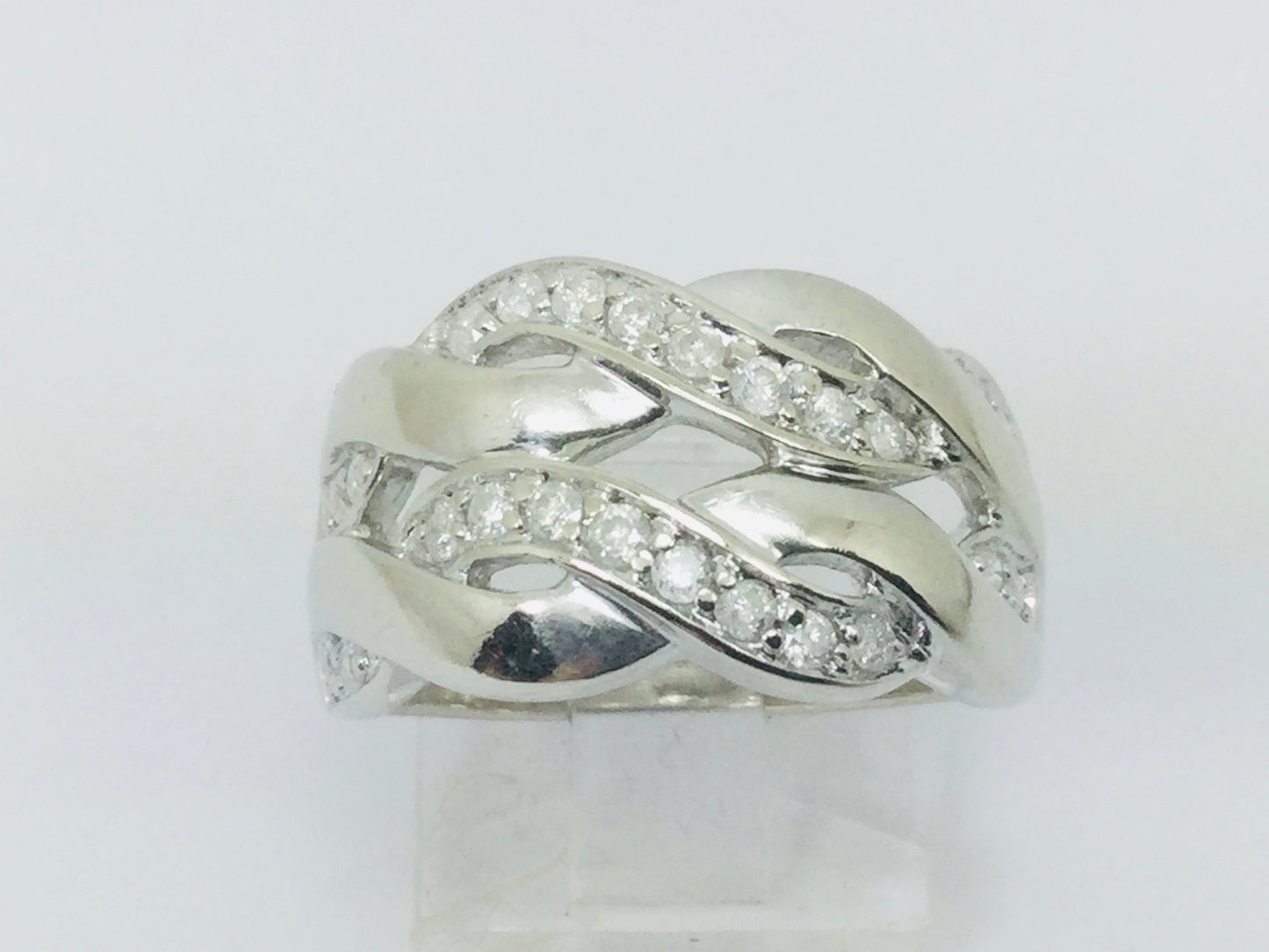 14k White Gold Round Cut 36pt Diamond Row Set Ring