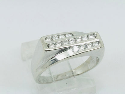 18k White Gold Round Cut 30pt Diamond Channel Set Ring