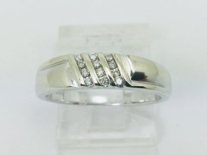 14k White Gold Round Cut 0.6ct Diamond Row Set Ring