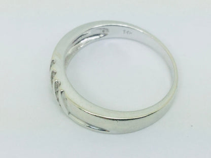 14k White Gold Round Cut 0.6ct Diamond Row Set Ring
