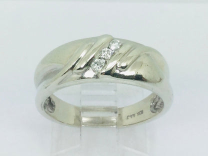 10k White Gold Round Cut 7.5pt Diamond Channel Set Ring