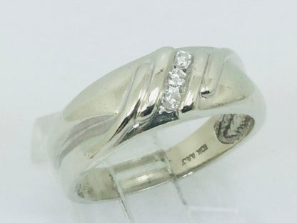 10k White Gold Round Cut 7.5pt Diamond Channel Set Ring