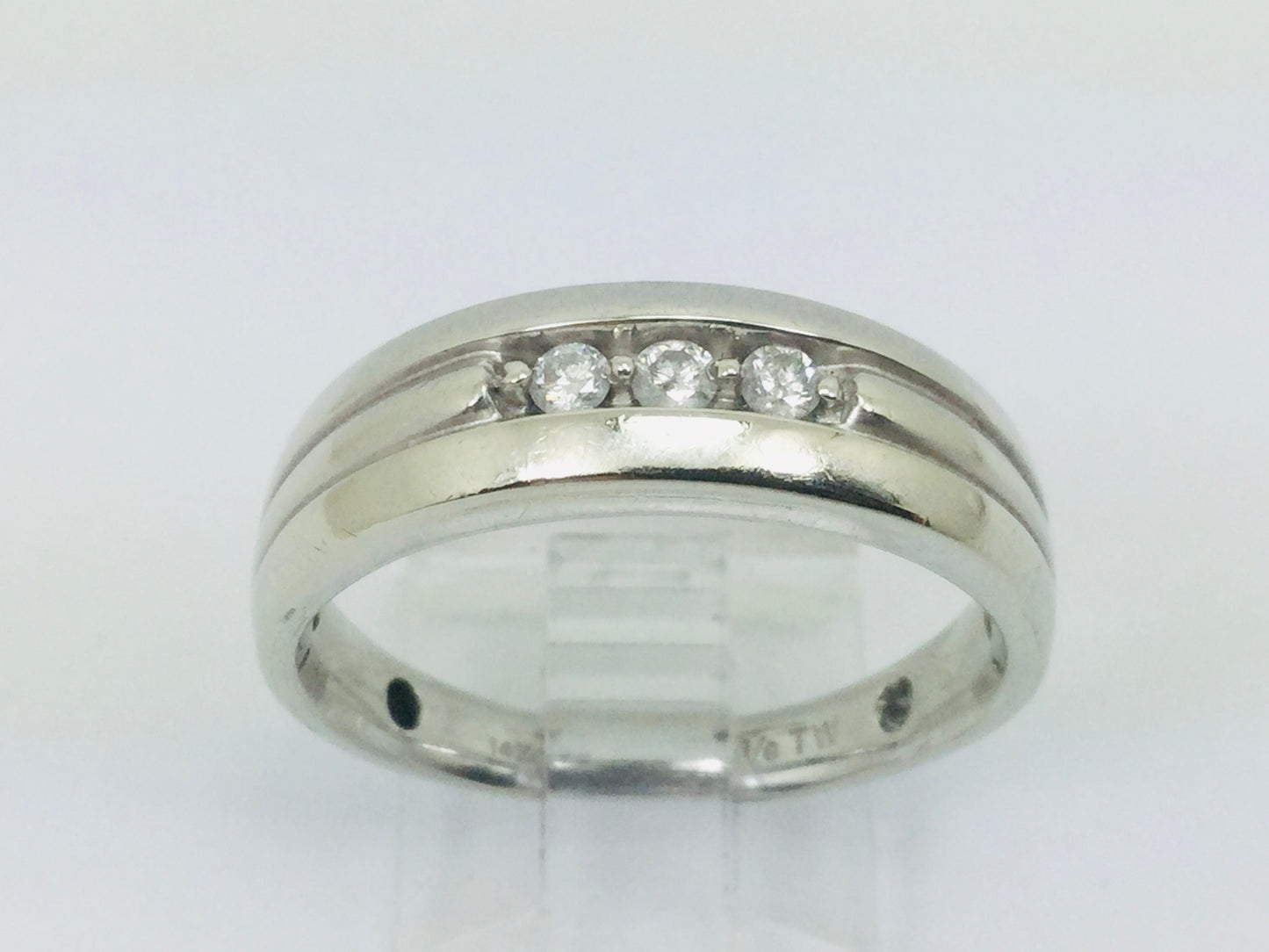 14k White Gold Round Cut 9pt Diamond Row Set Ring