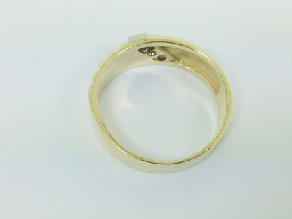 14k Yellow & White Gold Round Cut 0.09ct Diamond Row Set Ring