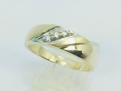 14k Yellow & White Gold Round Cut 15pt Diamond Row Set Ring