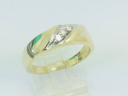 14k Yellow & White Gold Round Cut 15pt Diamond Row Set Ring