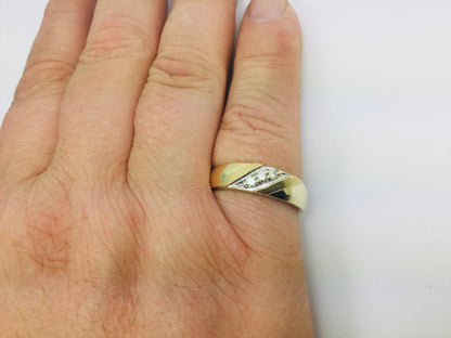 14k Yellow & White Gold Round Cut 15pt Diamond Row Set Ring