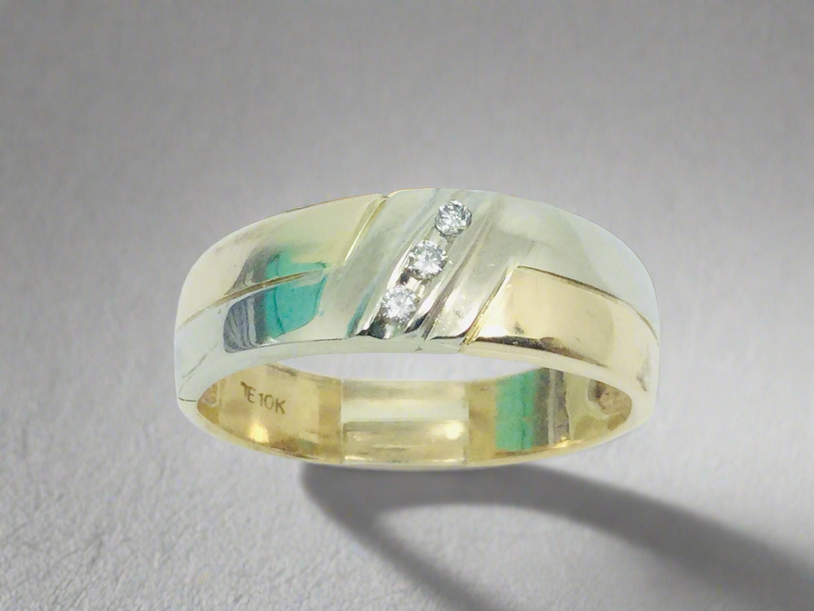 10k Yellow and White Gold Round Cut 4.5pt Diamond Row Set Ring