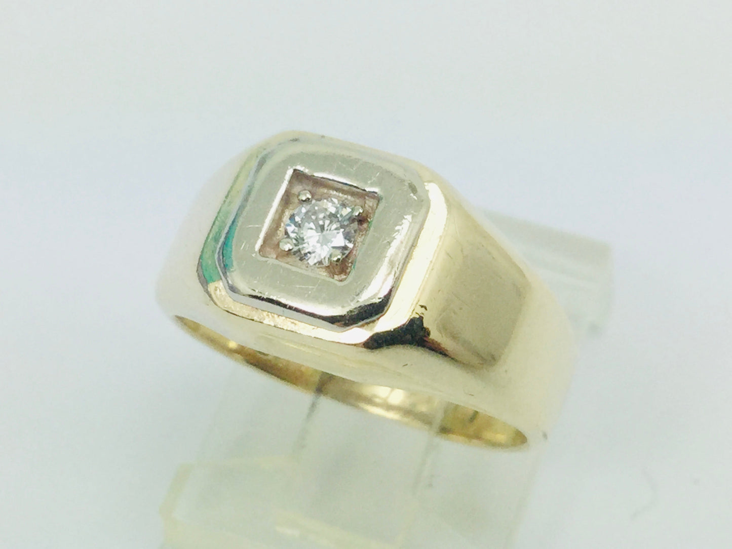 10k Yellow and White Gold Round Cut 10pt Diamond Solitaire Ring