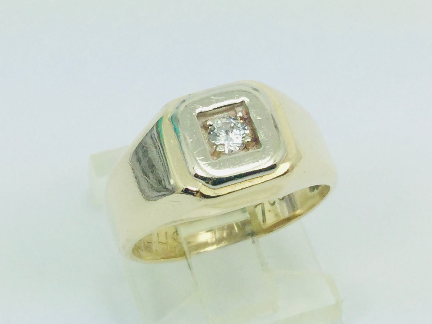 10k Yellow and White Gold Round Cut 10pt Diamond Solitaire Ring