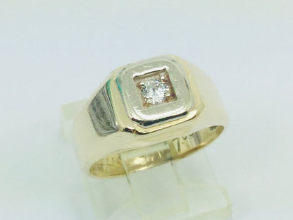 10k Yellow and White Gold Round Cut 10pt Diamond Solitaire Ring