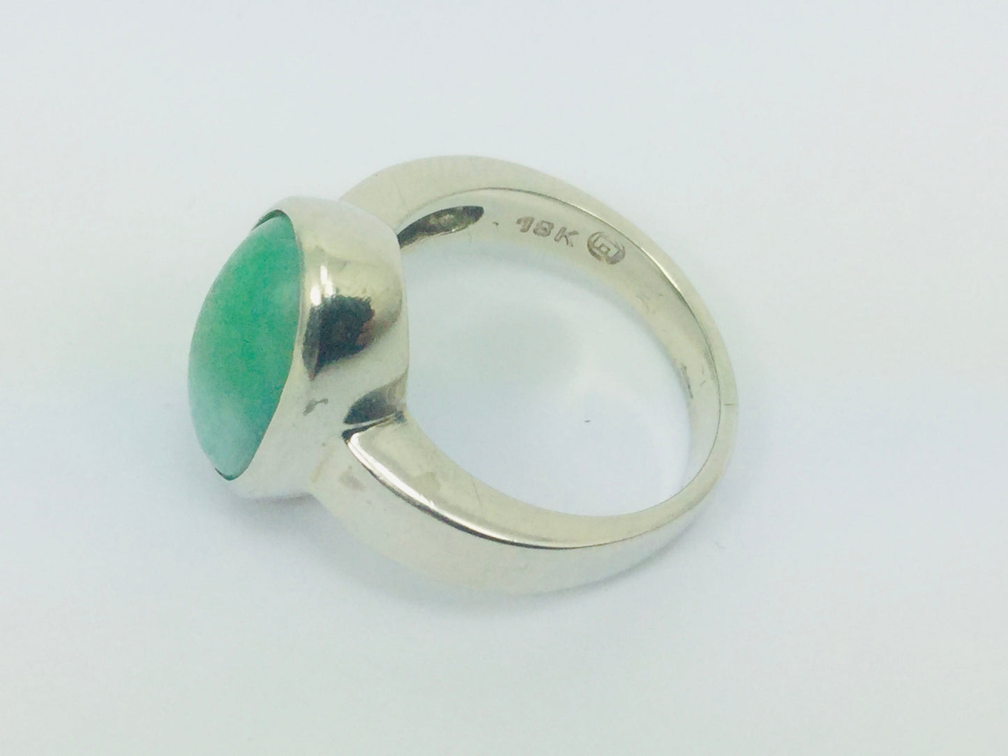 18k Yellow Gold Oval Cut Cabochon Jade August Birthstone Ring