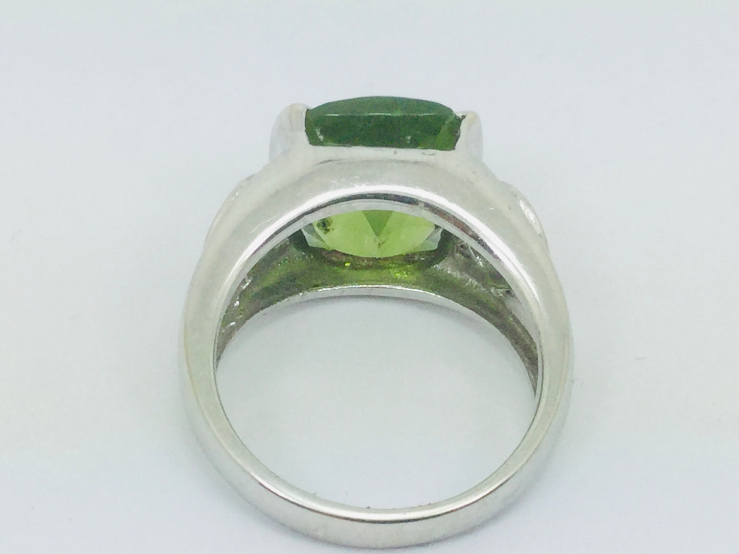14k White Gold Cushion Cut 5ct Peridot August Birthstone & 9pt Diamond Accent Ring