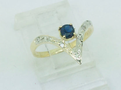 10k Yellow Gold Round Cut 20pt Sapphire September Birthstone & 4pt Diamond Chevron Ring