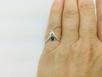 10k Yellow Gold Round Cut 20pt Sapphire September Birthstone & 4pt Diamond Chevron Ring
