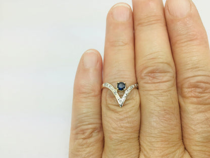 10k Yellow Gold Round Cut 20pt Sapphire September Birthstone & 4pt Diamond Chevron Ring