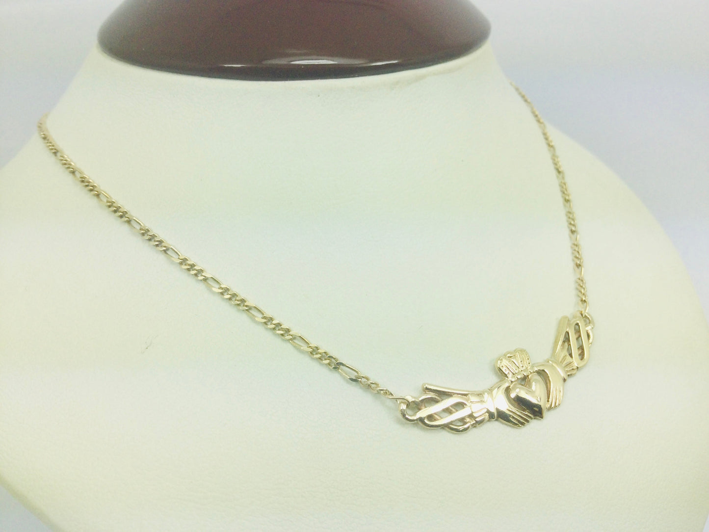 9k Yellow Gold Claddagh Irish Necklace