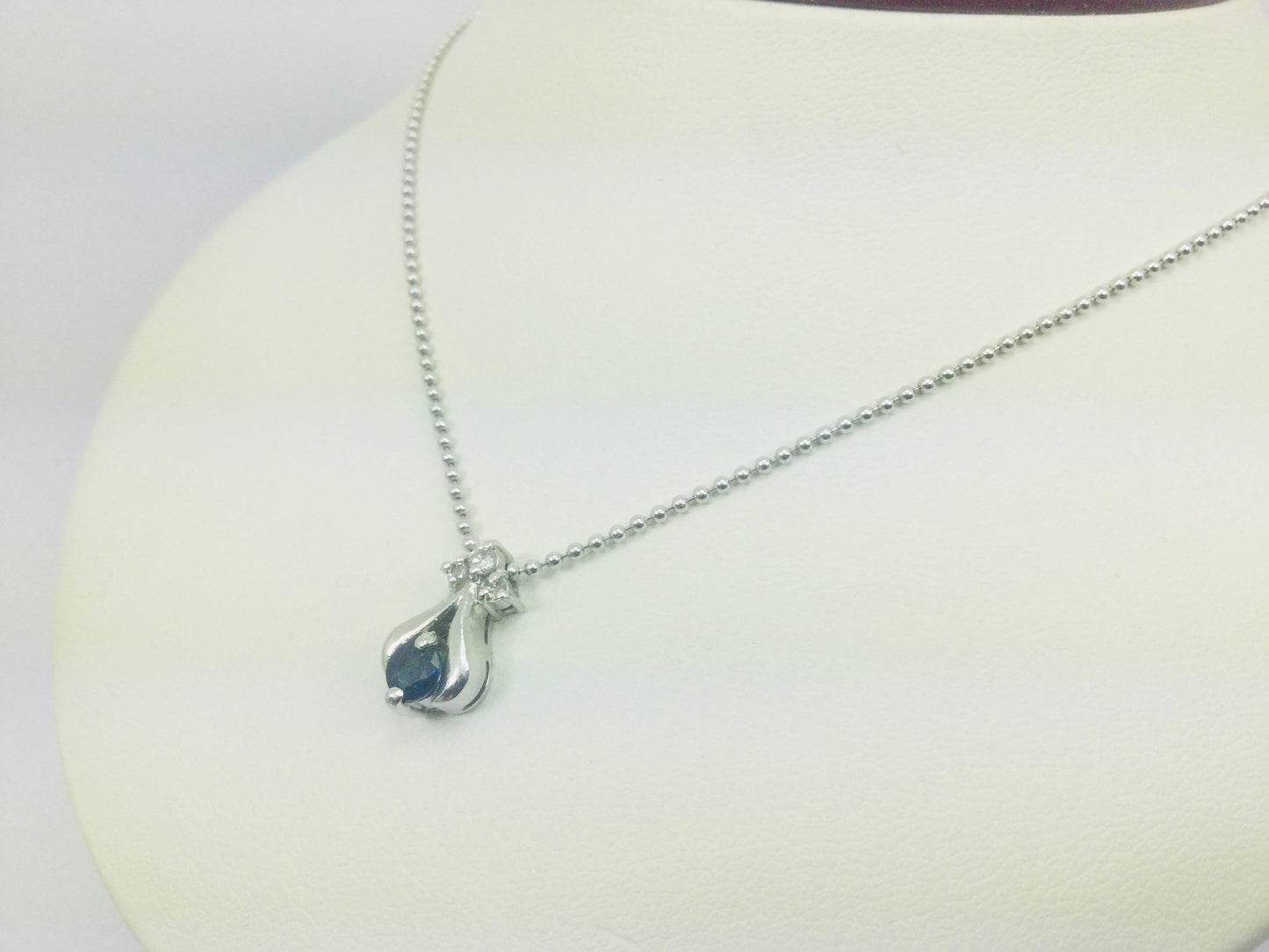 Platinum Round Cut 25pt Sapphire & Diamond Pendent and 14k White Gold Chain
