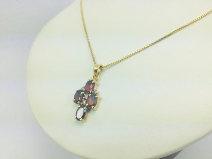 18k Yellow Gold Oval Cut 2ct Garnet & Round Cut 8pt Diamond Necklace