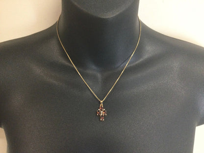 18k Yellow Gold Oval Cut 2ct Garnet & Round Cut 8pt Diamond Necklace