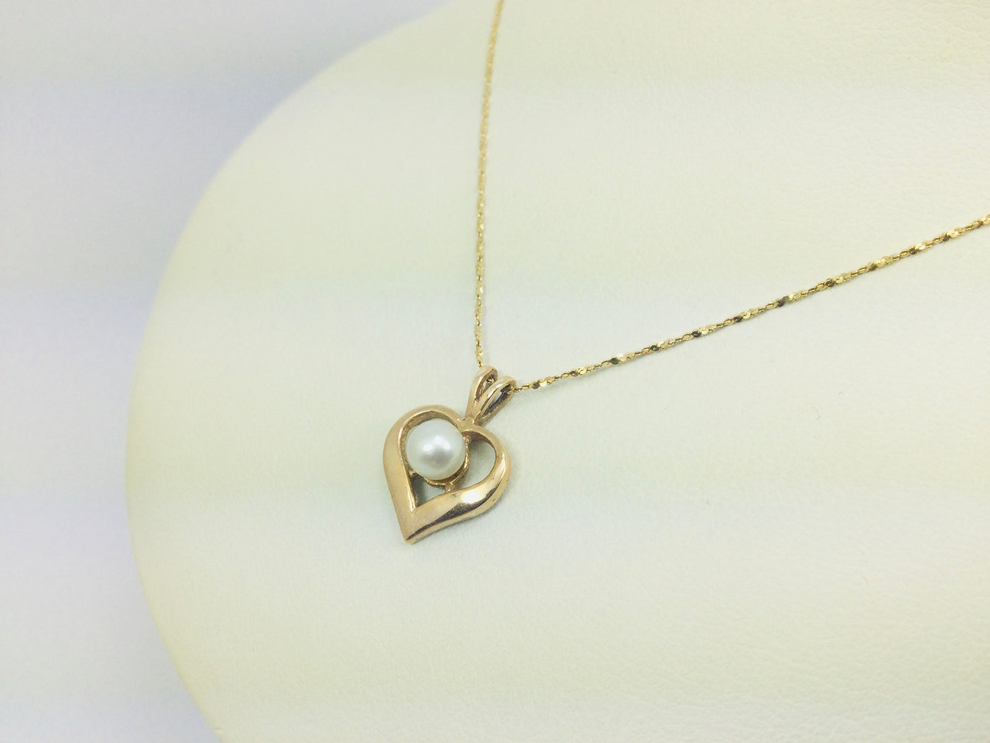 18k Yellow Gold Genuine Pearl June Birthstone Heart Necklace