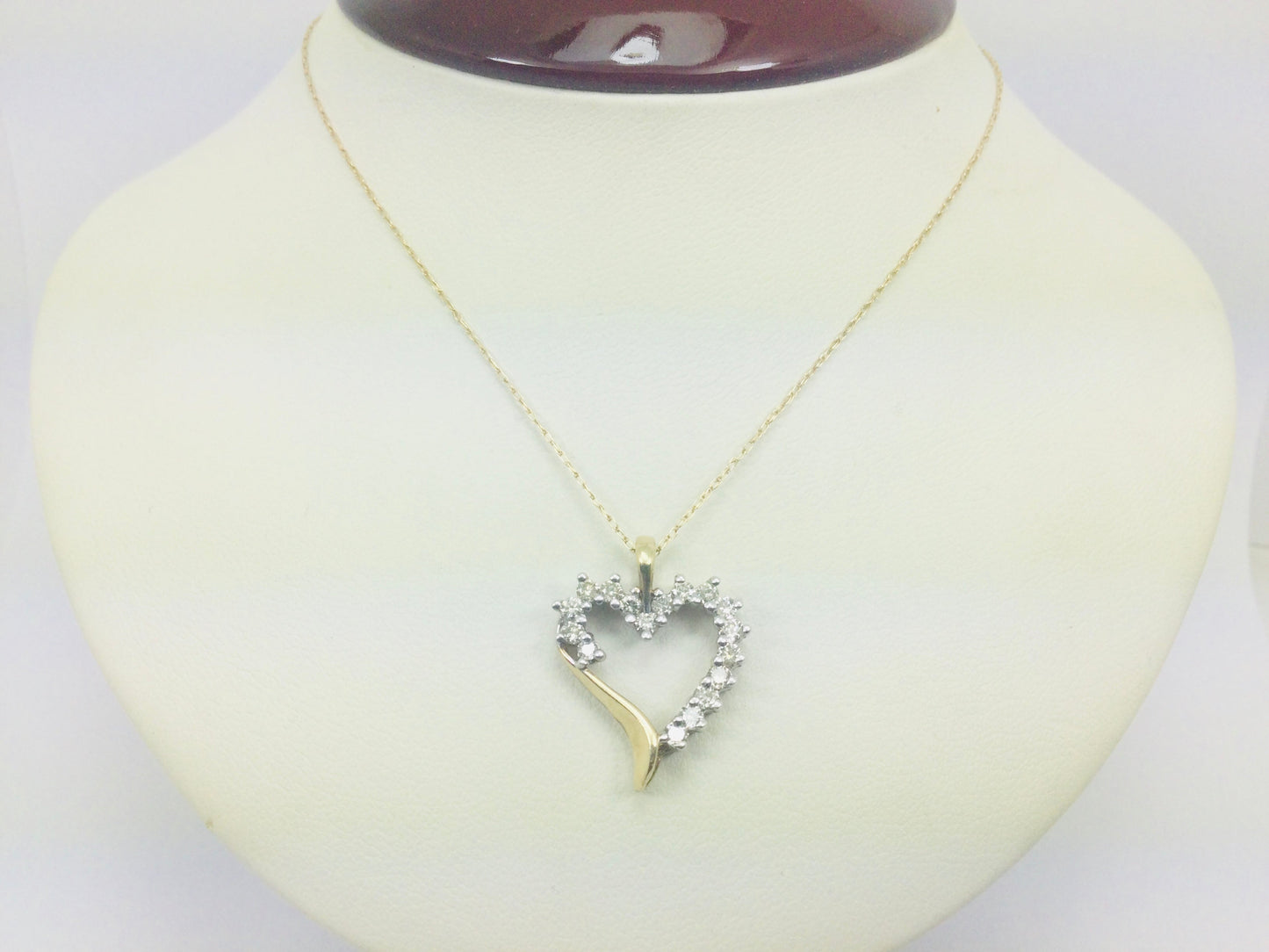 10k Yellow Gold Round Cut 50pt Diamond Heart Necklace