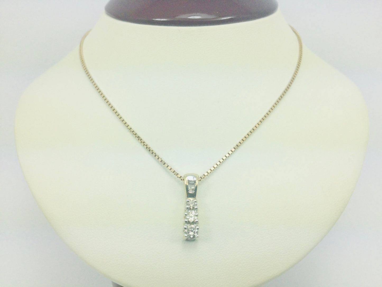 10k Yellow Gold Round Cut 0.50ct Diamond Trinity Row Set Necklace
