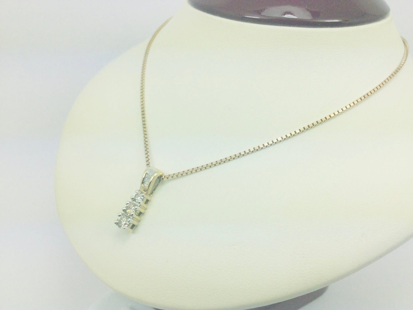 10k Yellow Gold Round Cut 0.50ct Diamond Trinity Row Set Necklace