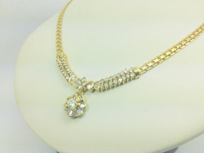 18k Yellow Gold Round And Baguette Cut 1.5ct Diamond Cluster Necklace