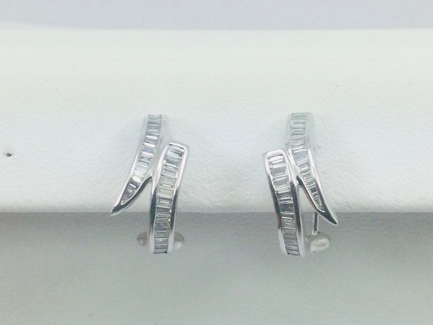 18k White Gold Baguette Cut 0.85ct Diamond Row Set Omega Style Clip Earrings