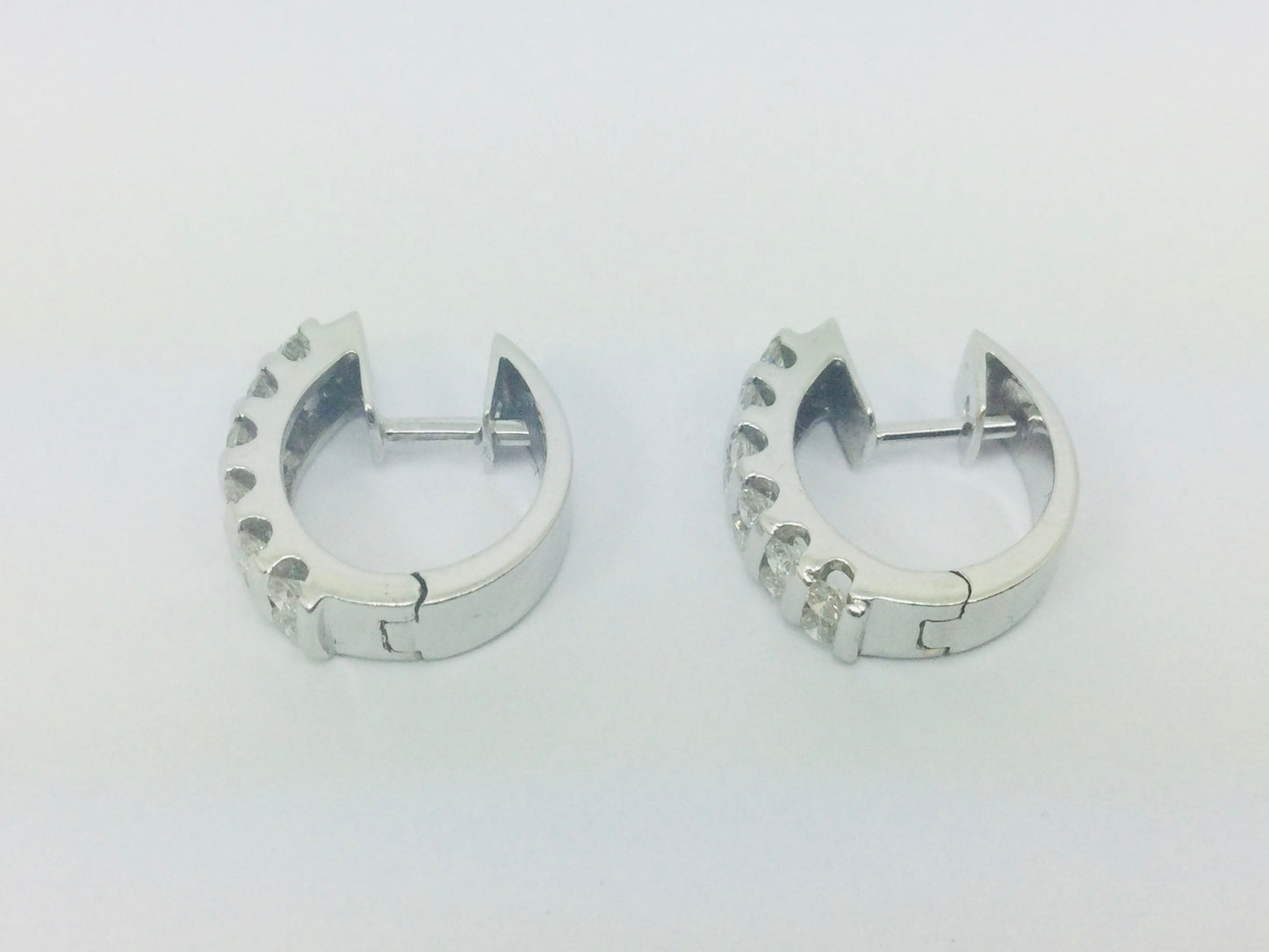 18k White Gold Round Cut 72pt Diamond Row Set Earrings